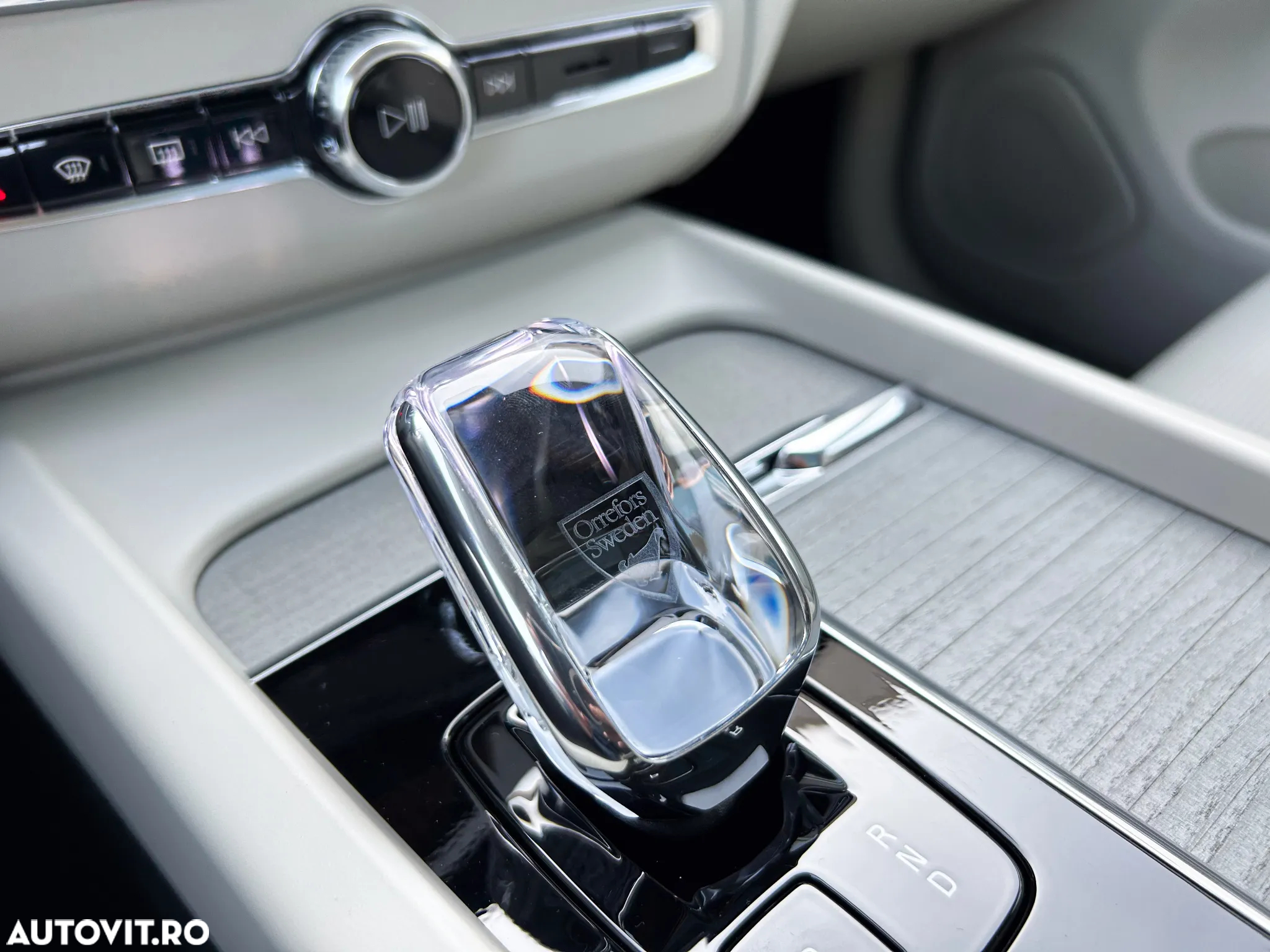Volvo XC 60 Recharge T8 AWD AT Ultimate Dark - 38