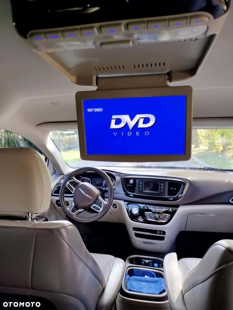 Chrysler Pacifica - 10