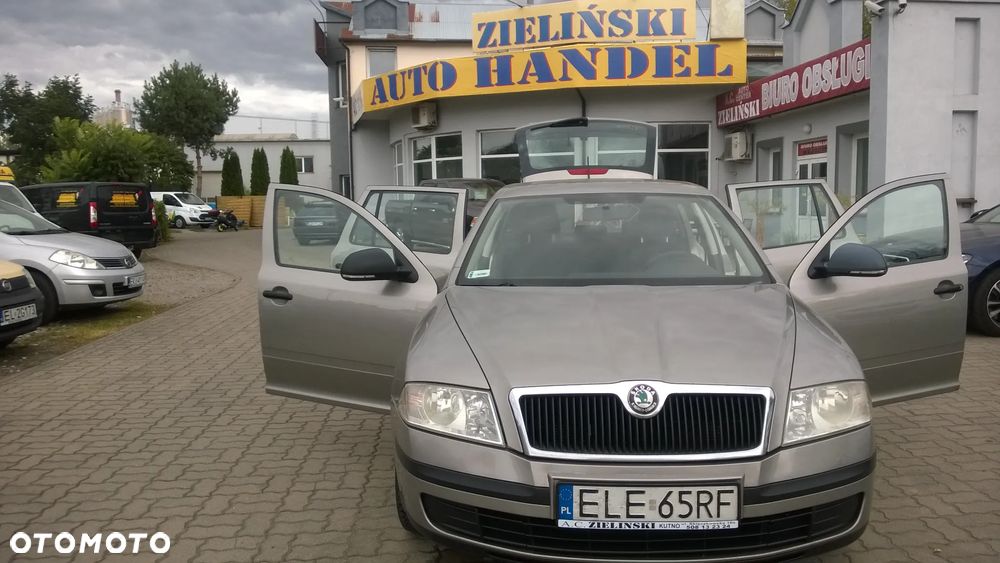 Skoda Octavia 1.6 Elegance - 22
