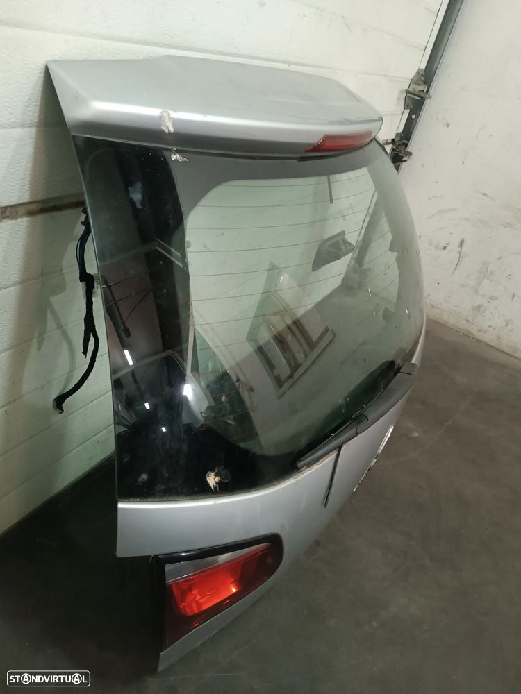 TAMPA DA MALA COM FAROLINS CITROEN C3 II 2012-2019 - 2