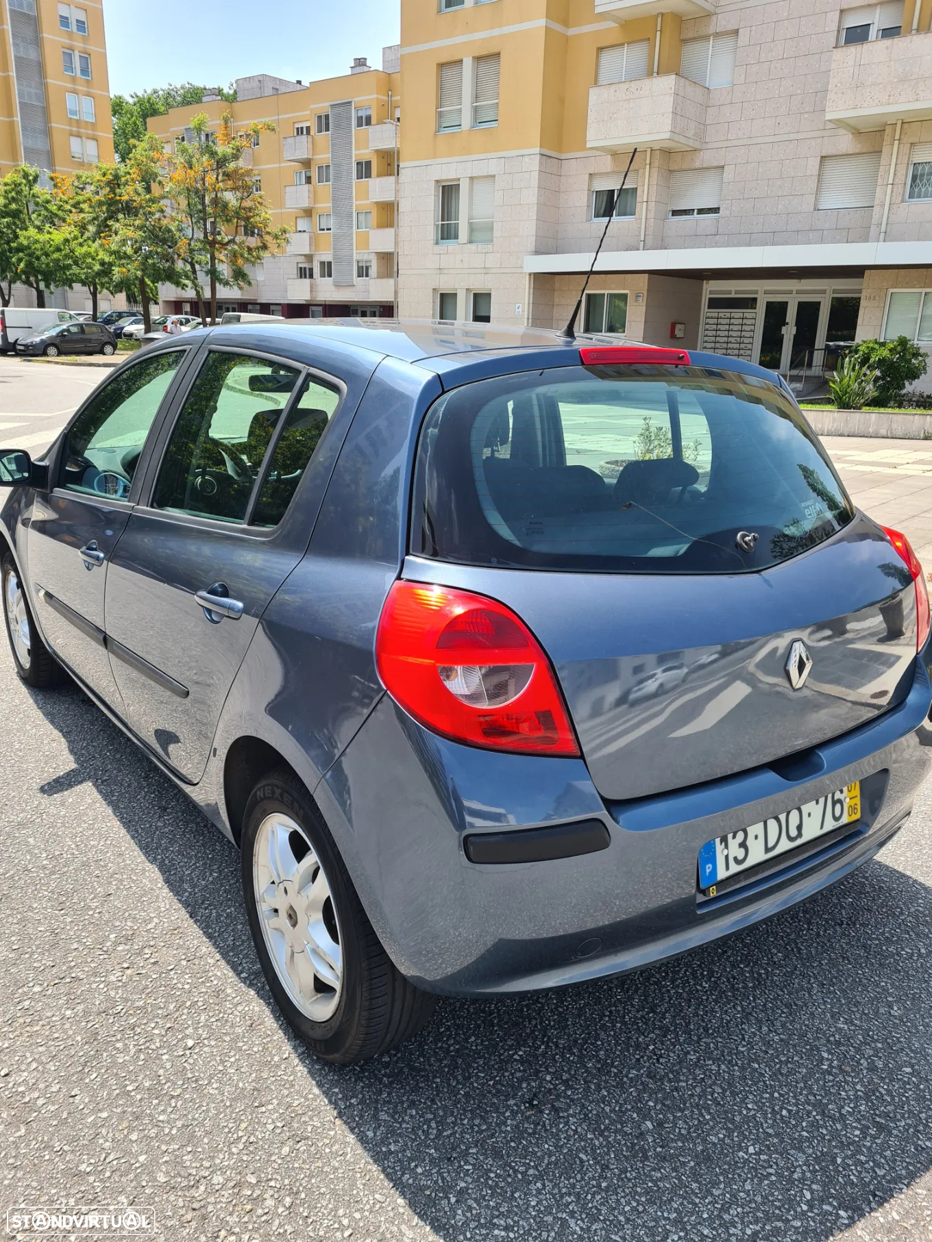 Renault Clio 1.2 16V Confort - 12