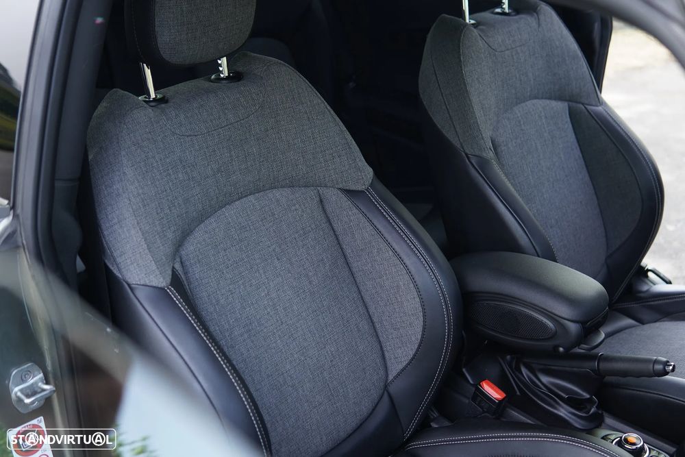 MINI 3 Portas Cooper D - 44