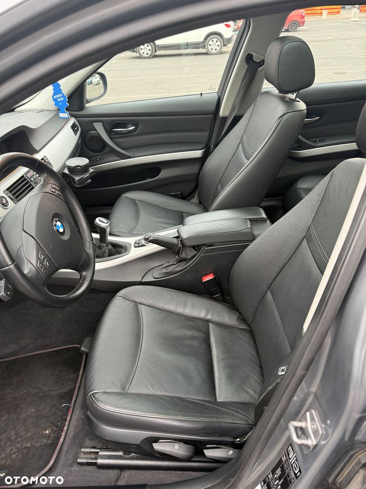 BMW Seria 3 318i - 8