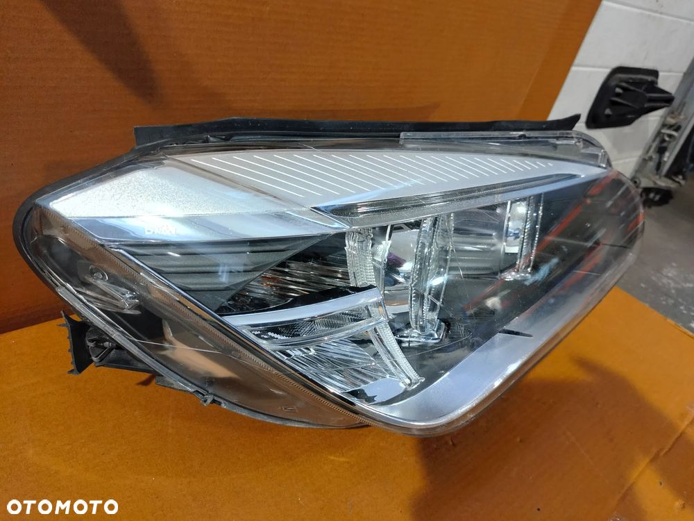 Lampa prawy przód BMW X1 Europa - 2