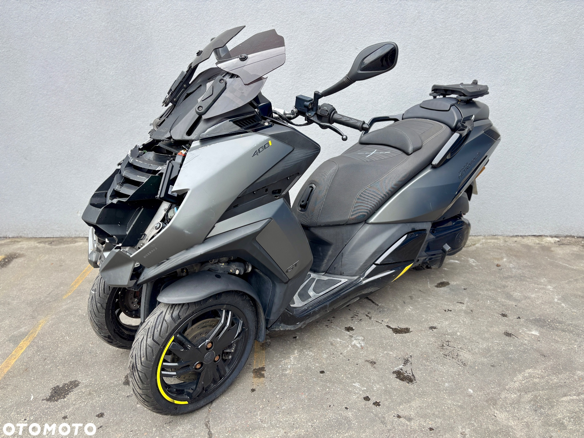 Peugeot Metropolis - 8