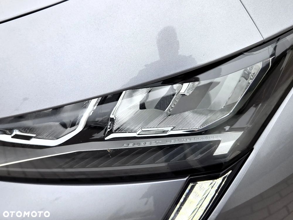 Peugeot 308 1.2 PureTech GPF Allure Pack S&S EAT8 - 11