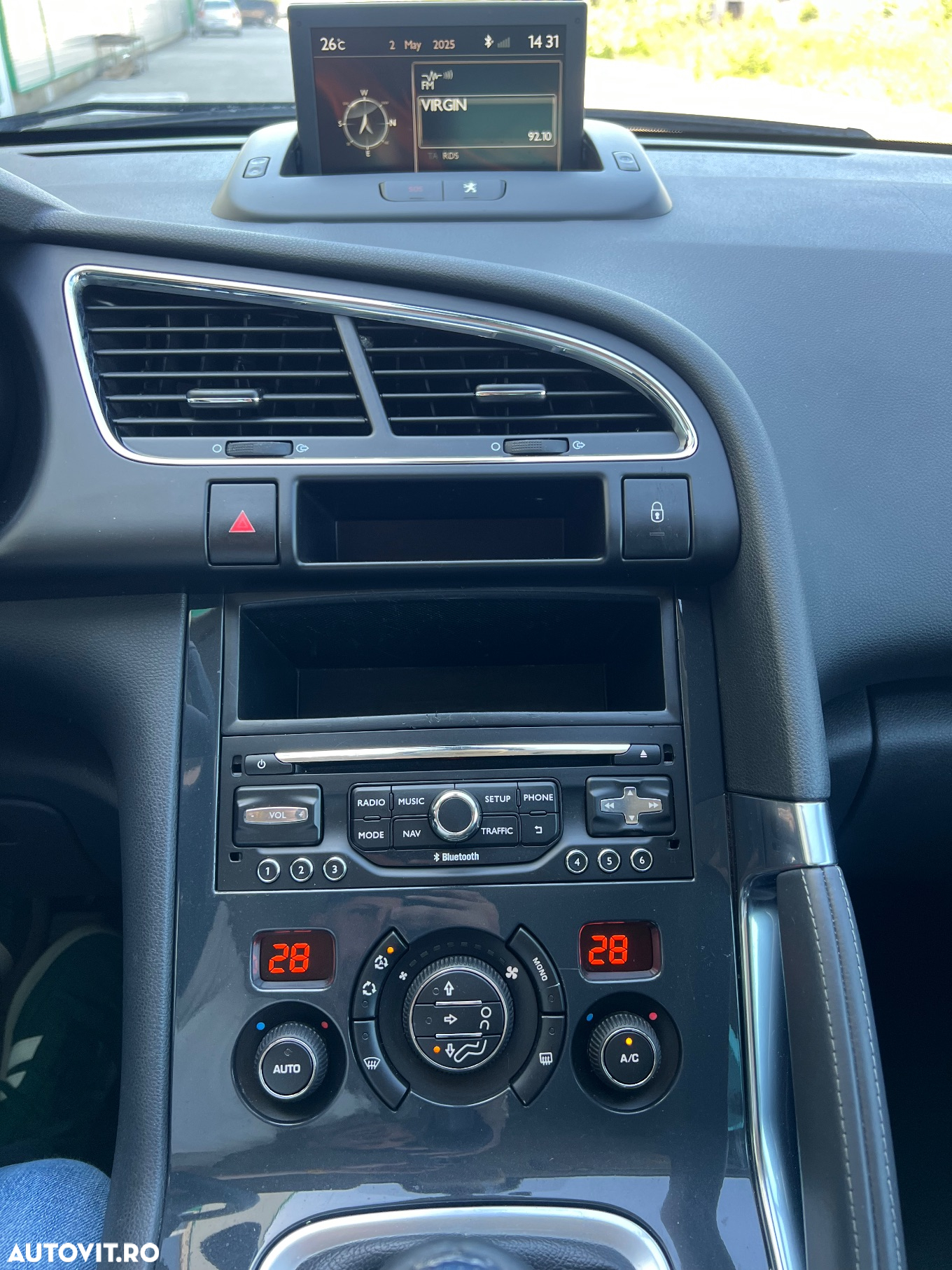 Peugeot 3008 1.6 HDI Confort Pack - 24