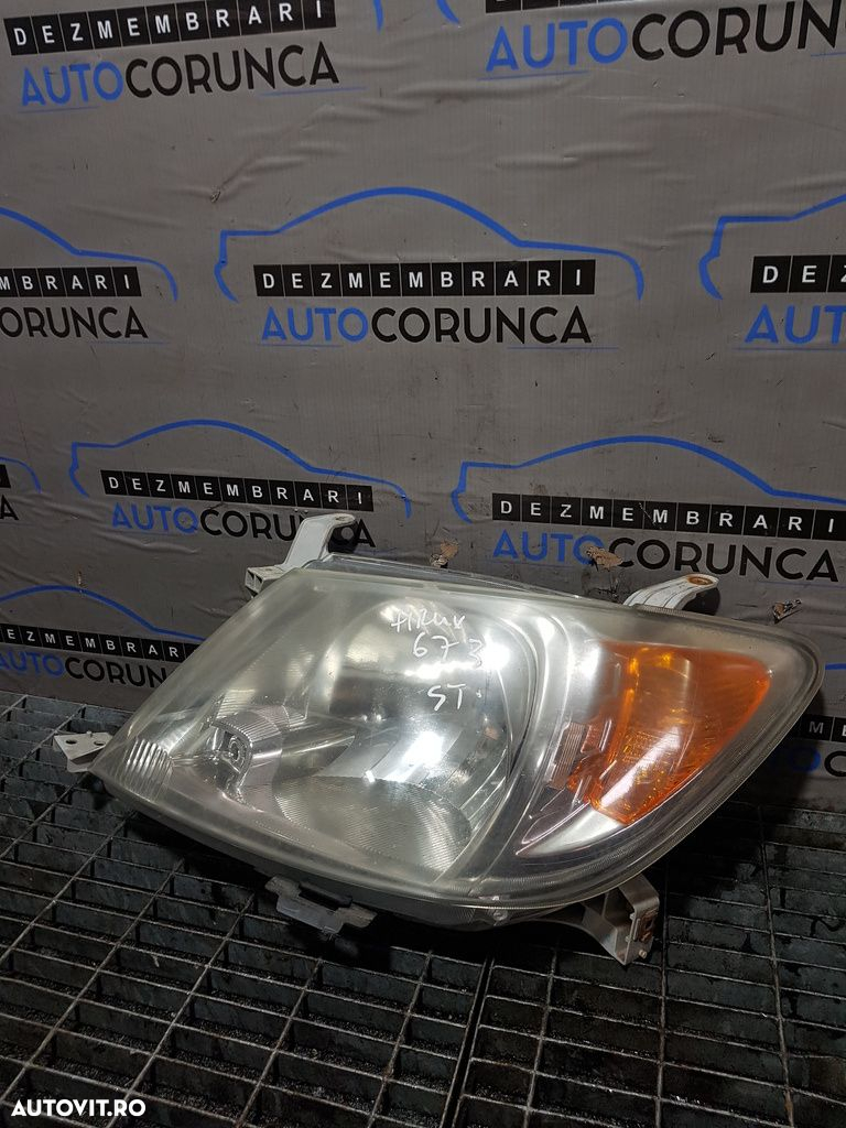 Far Stanga Toyota Hilux 2005 - 2010 SUV 4 Usi (673) Fara xenon - 2