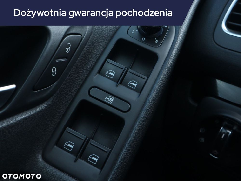 Volkswagen Golf - 17