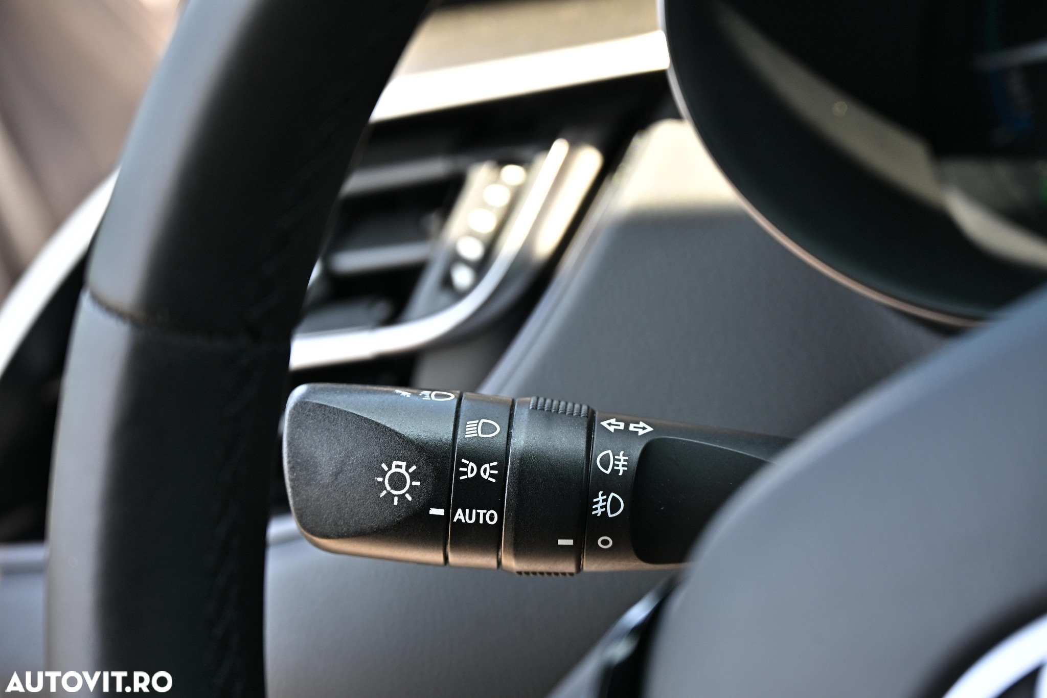 Toyota C-HR Hybrid Style Selection - 26