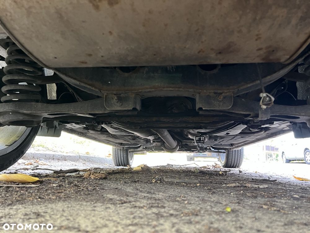 Ford Kuga 2.0 TDCi Titanium FWD - 11
