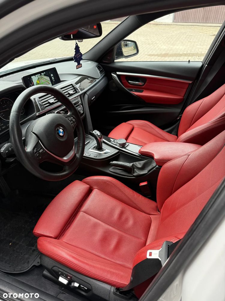 BMW Seria 3 328i xDrive Sport Line - 1