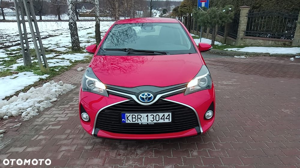 Toyota Yaris Hybrid 100 Premium - 3