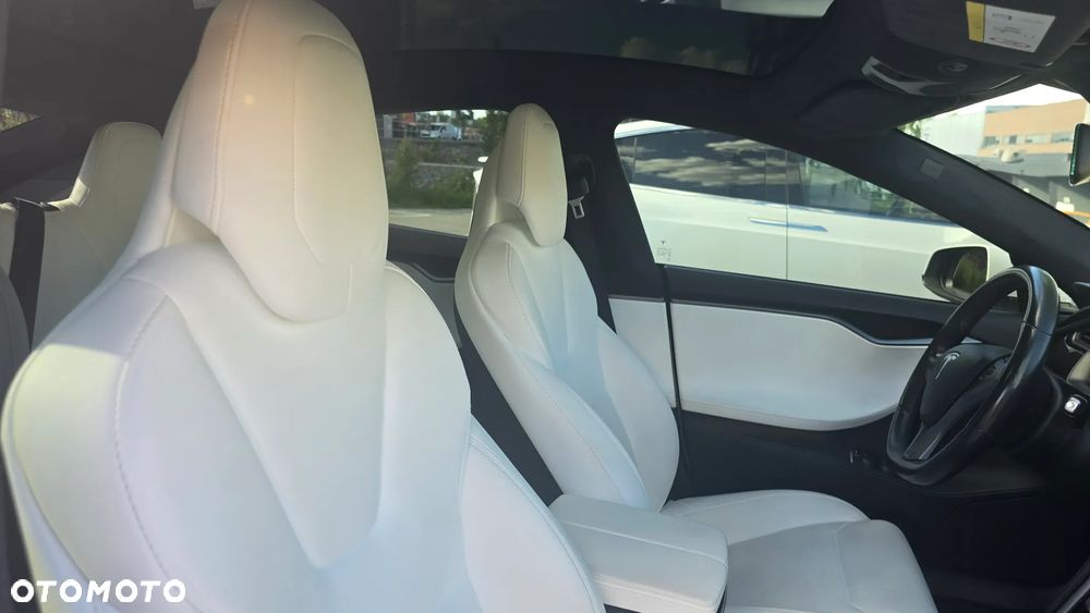 Tesla Model S Performance - 14