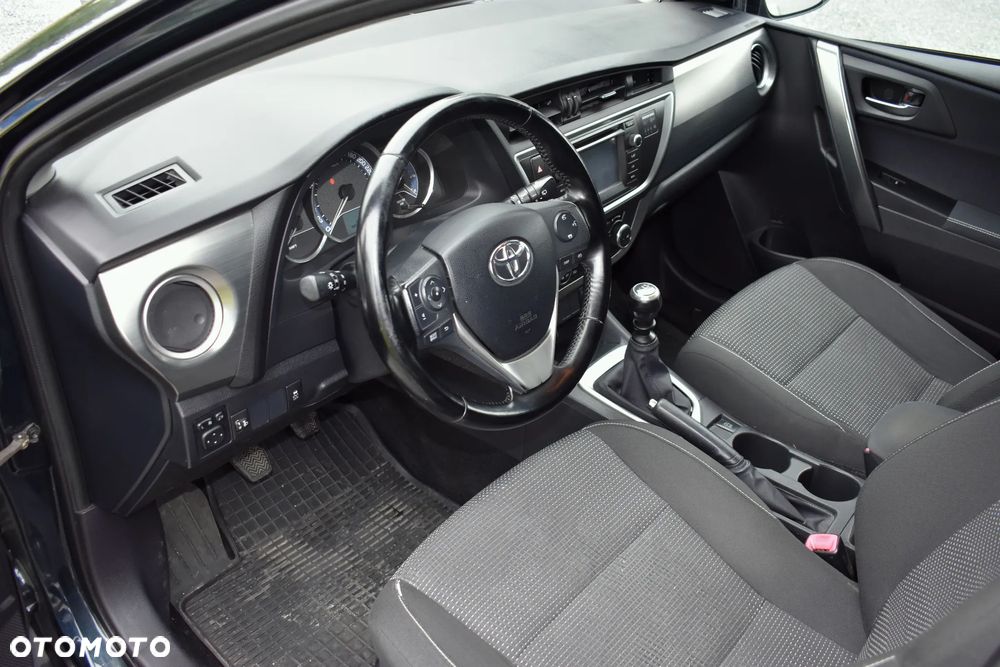 Toyota Auris 2.0 D-4D START Edition - 24