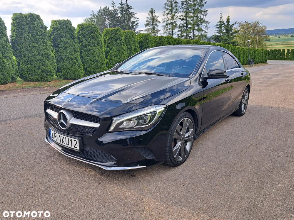 Mercedes-Benz CLA 180 7G-DCT Urban - 4