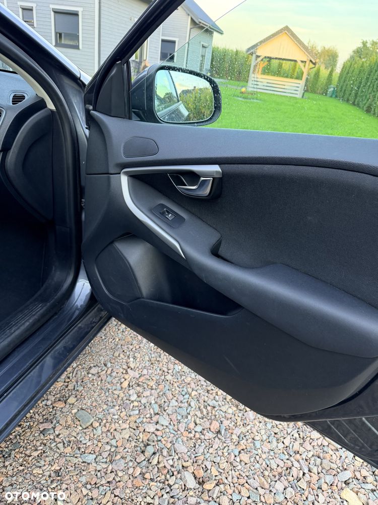 Volvo V40 D2 Kinetic - 26