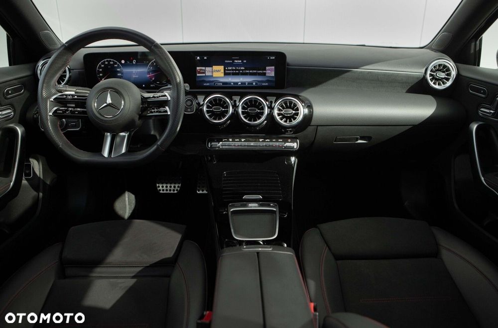 Mercedes-Benz Klasa A 200 AMG Line 7G-DCT - 24