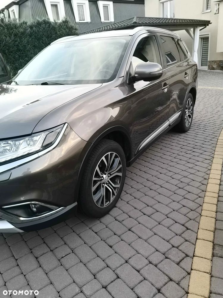 Mitsubishi Outlander 2.2 DI-D Intense + SDA 4WD - 3