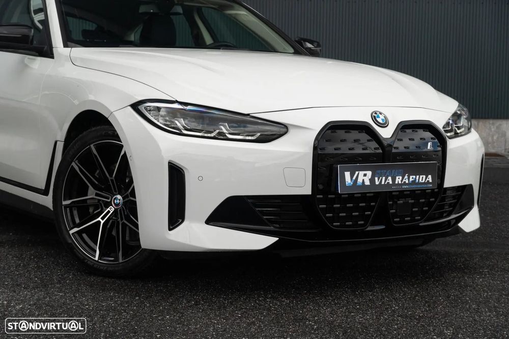 BMW i4 eDrive40 - 32