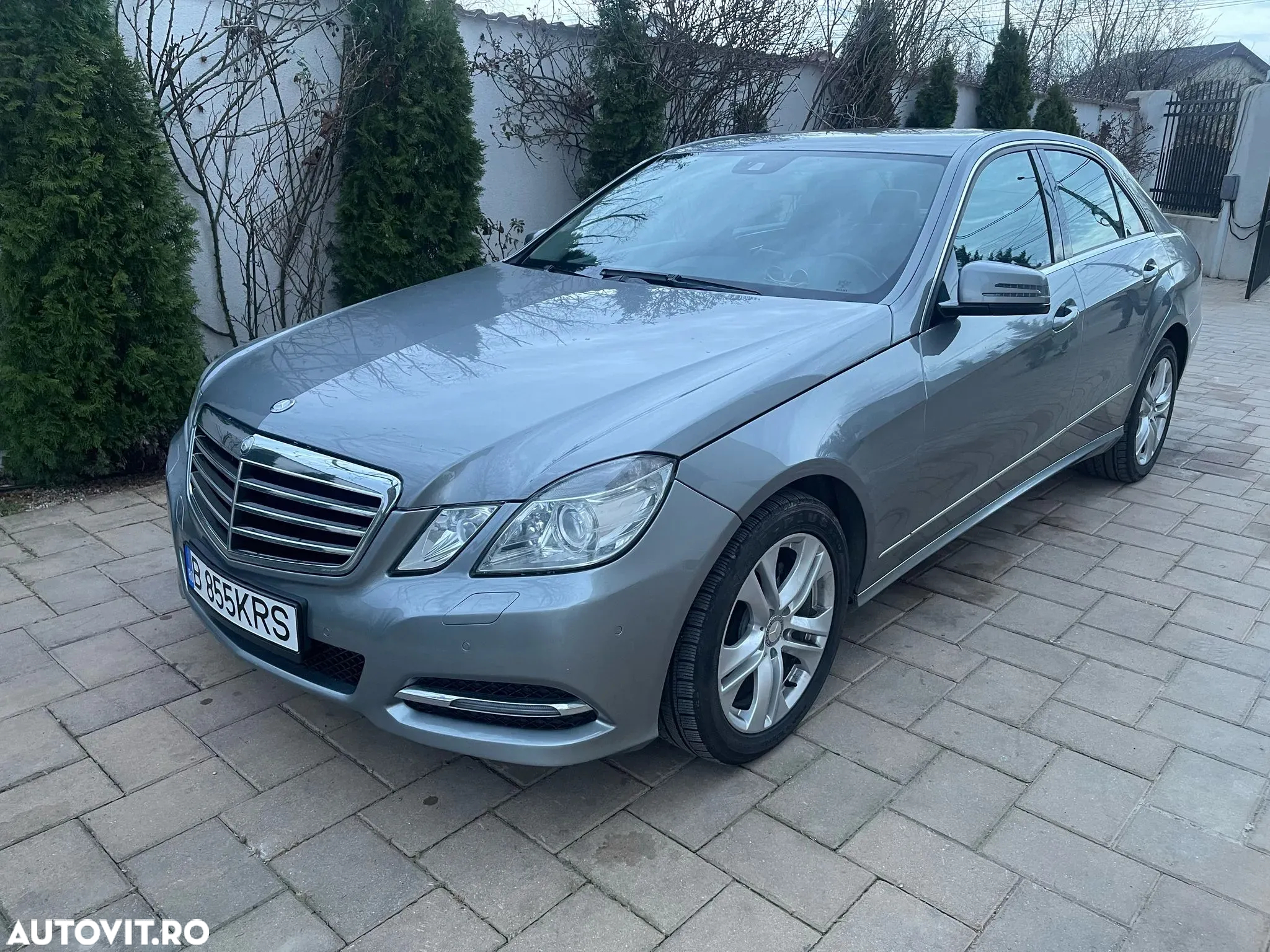 Mercedes-Benz E 200 CGI BlueEfficiency Automatik - 3