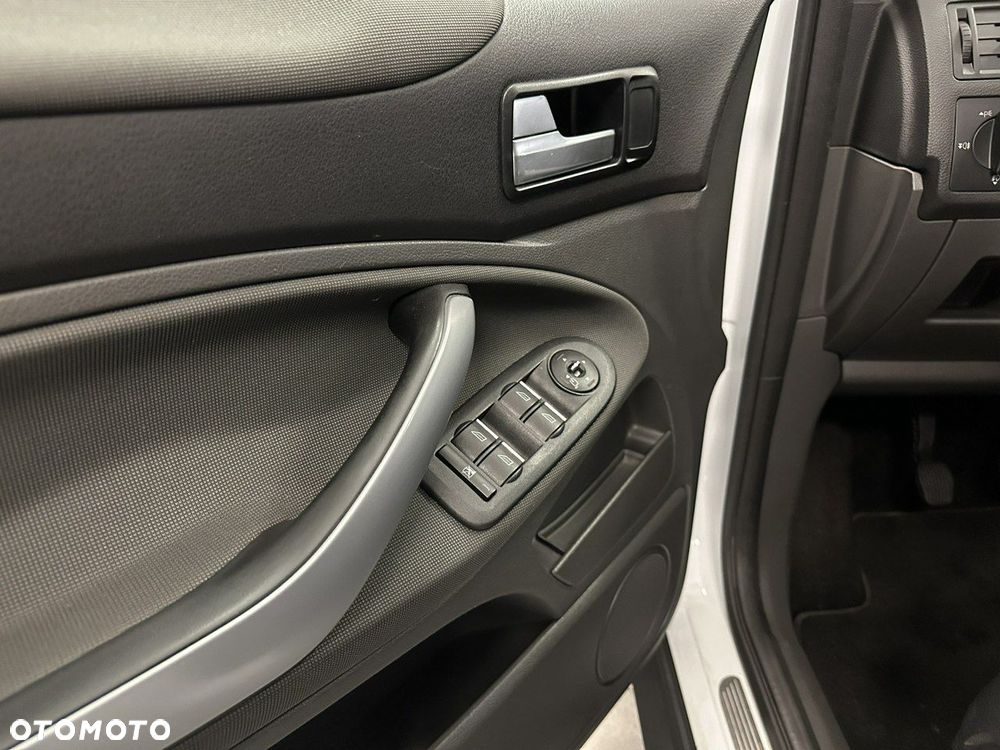 Ford Kuga - 11