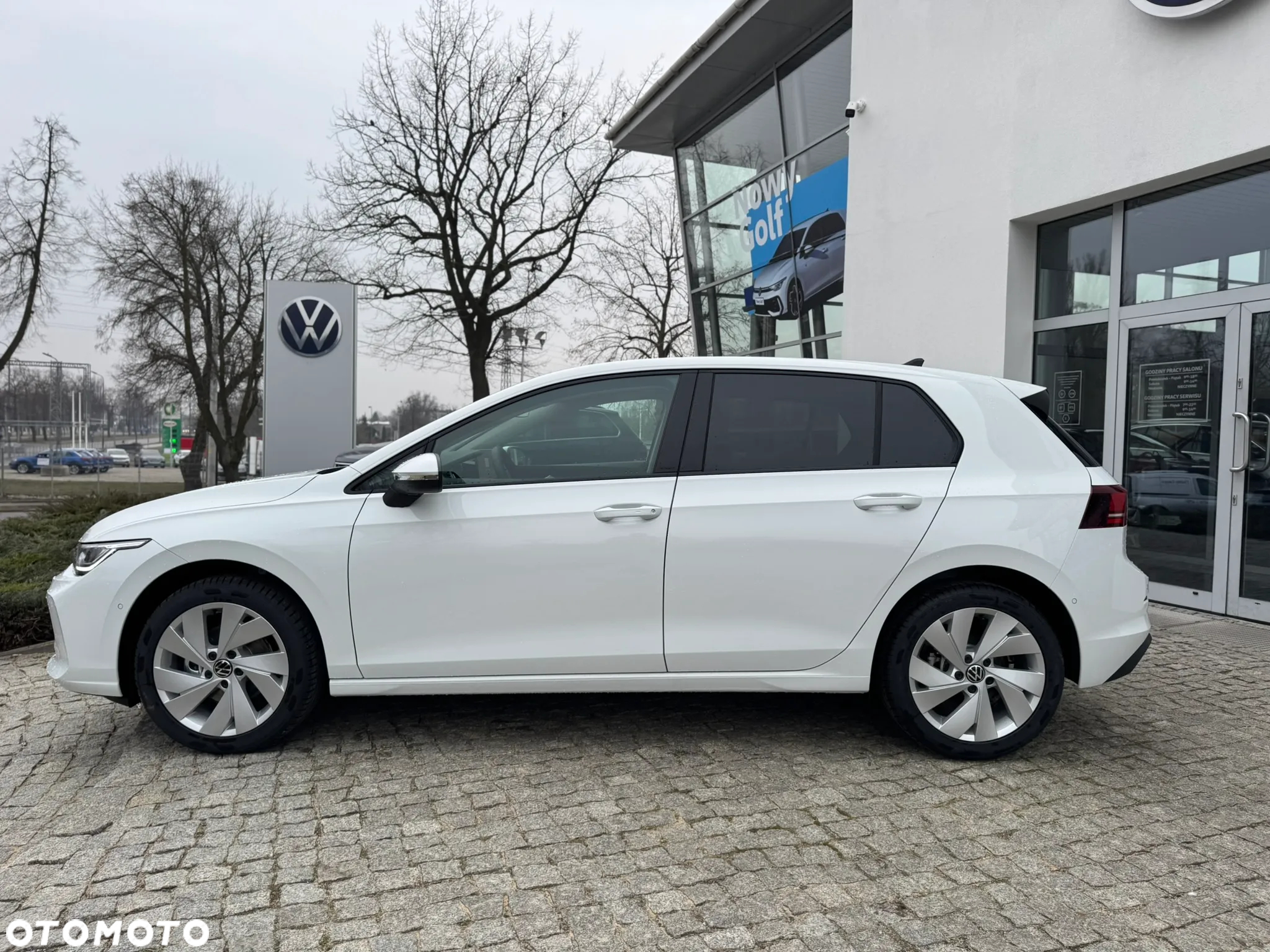 Volkswagen Golf 1.5 eTSI OPF DSG Life - 8