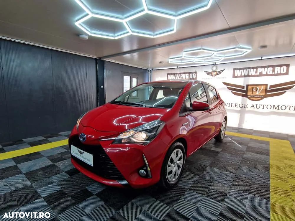 Toyota Yaris Hybrid 1.5 VVT-i Selection - 1