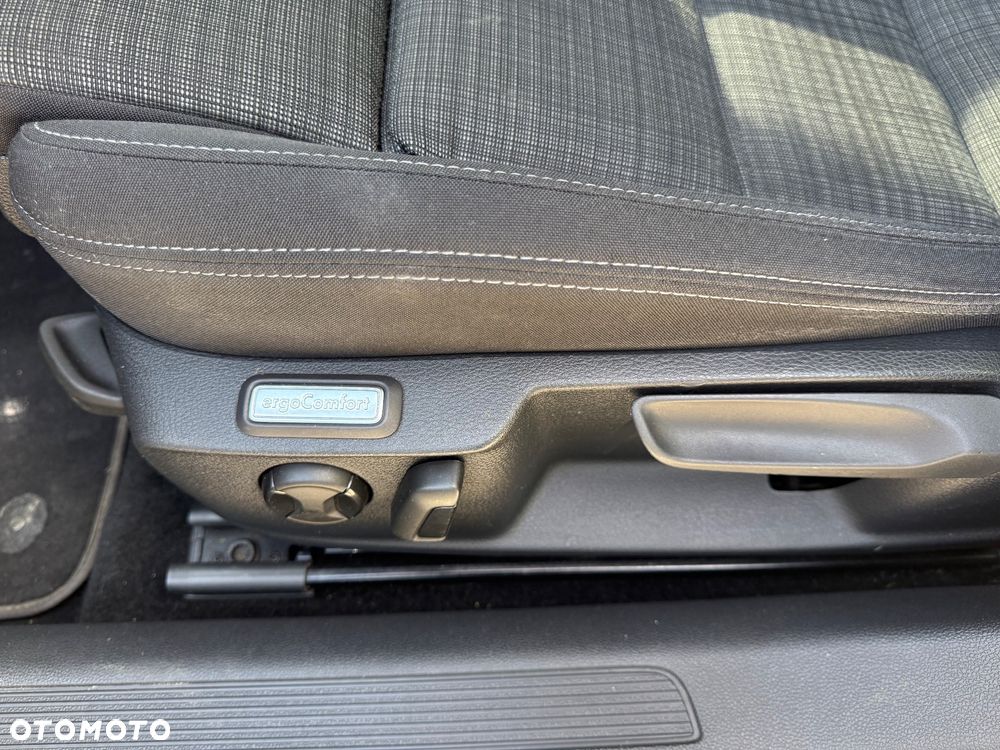 Volkswagen Passat 2.0 TDI EVO Business - 29