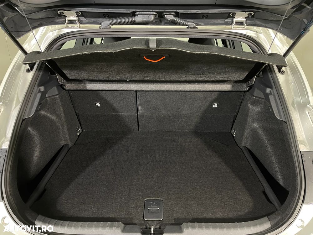 Toyota Corolla 2.0 HSD Exclusive - 11