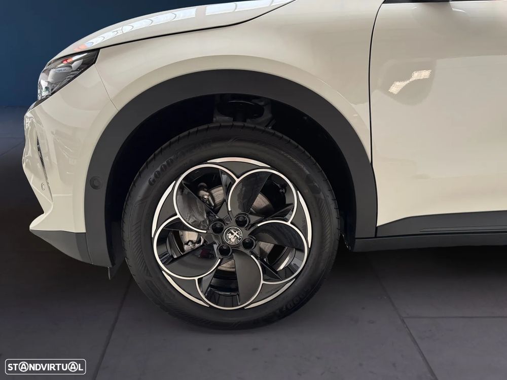 Alfa Romeo Junior 1.2 eDCT6 - 9