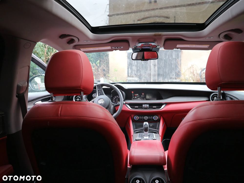 Alfa Romeo Stelvio 2.0 Turbo 16V AT8-Q4 Executive - 8