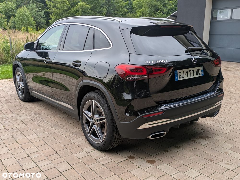 Mercedes-Benz GLA - 11