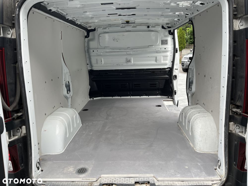 Opel Vivaro - 10
