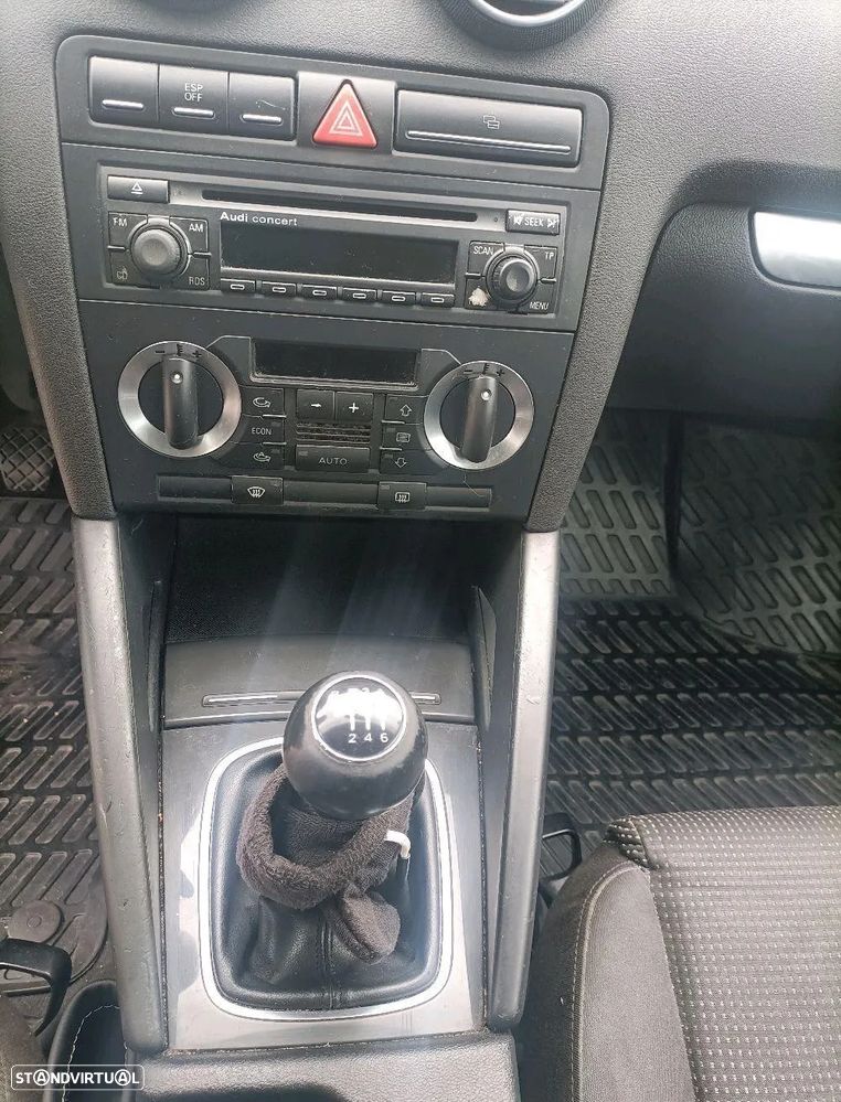 Audi A3 Sportback 1.6 FSi Advance - 4