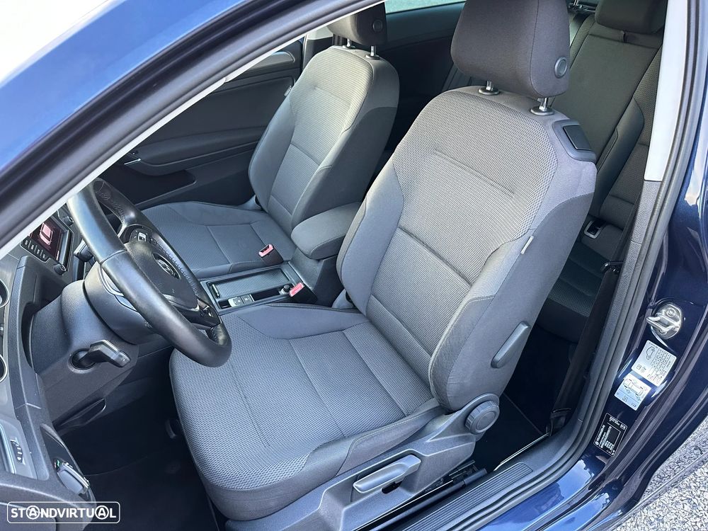 VW Golf 1.6 TDi R-Line - 9