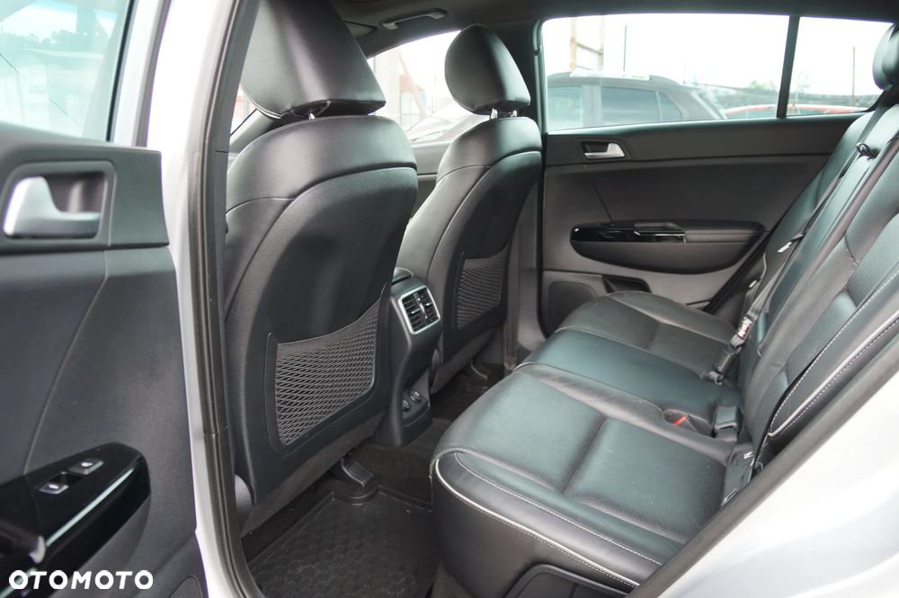Kia Sportage 2,0 CRDI AWD GT Line - 32