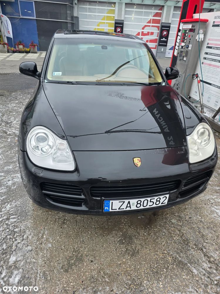 Porsche Cayenne - 1
