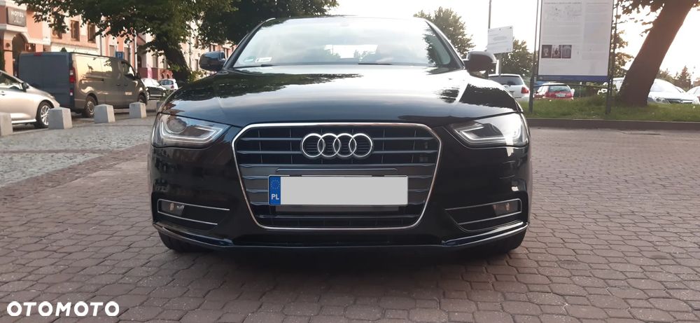 Audi A4 Limousine - 4