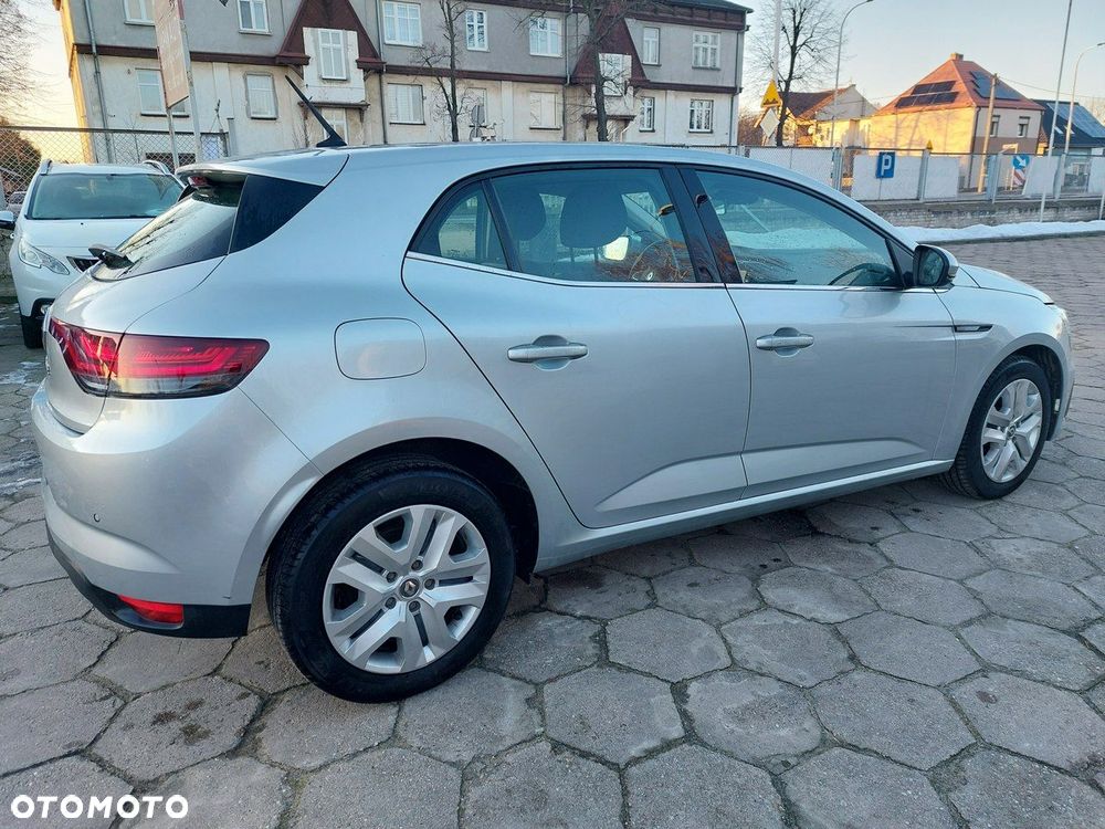 Renault Megane 1.5 Blue dCi Intens - 9