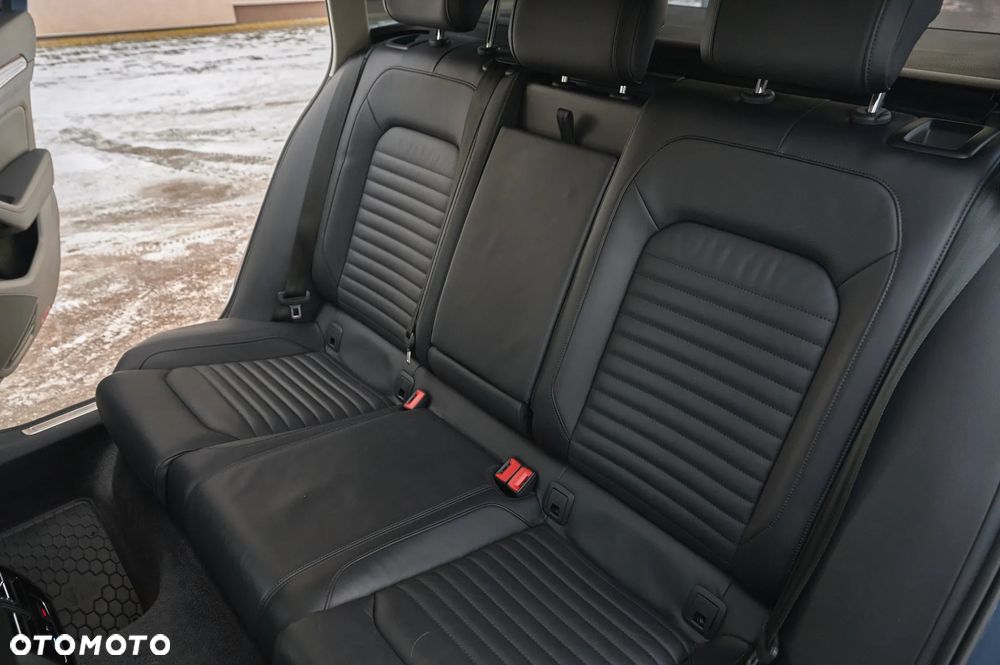 Volkswagen Passat Variant 2.0 TDI BMT Highline DSG - 23