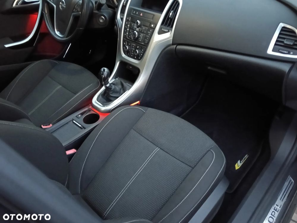 Opel Astra 1.6 NAVI - 12