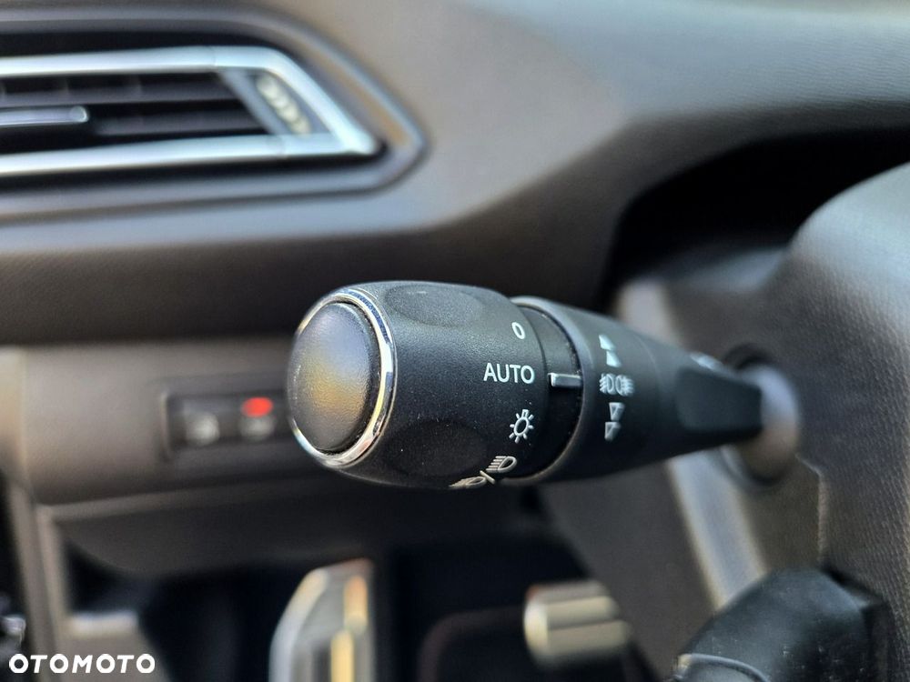 Peugeot 308 BlueHDi 120 EAT6 Stop & Start GT-Line Edition - 18