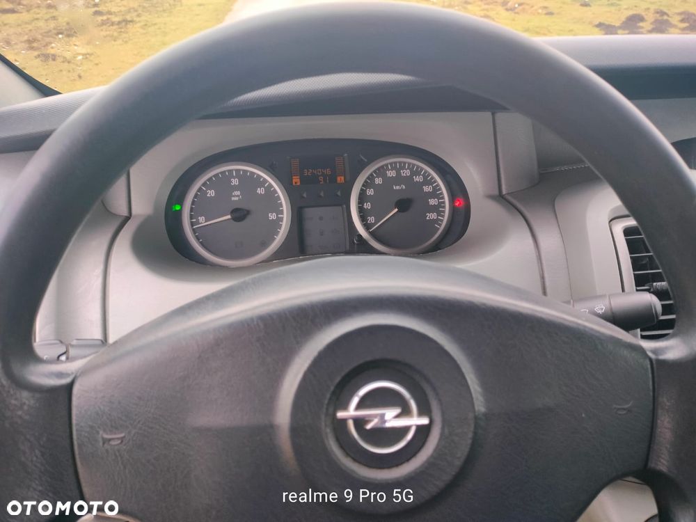 Opel Vivaro - 12
