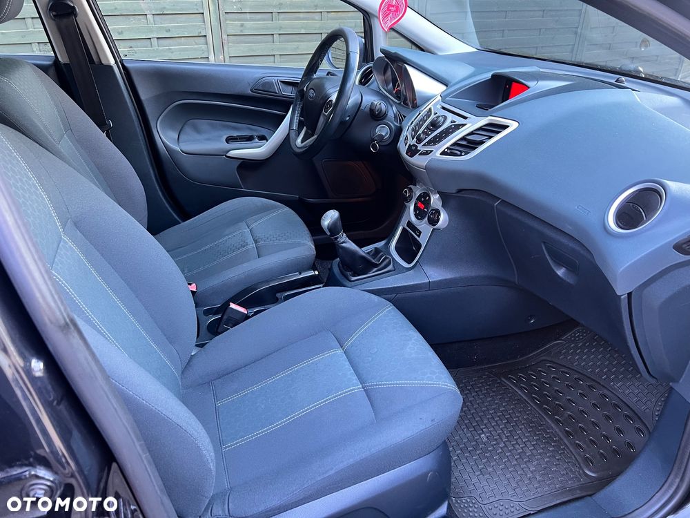 Ford Fiesta - 16