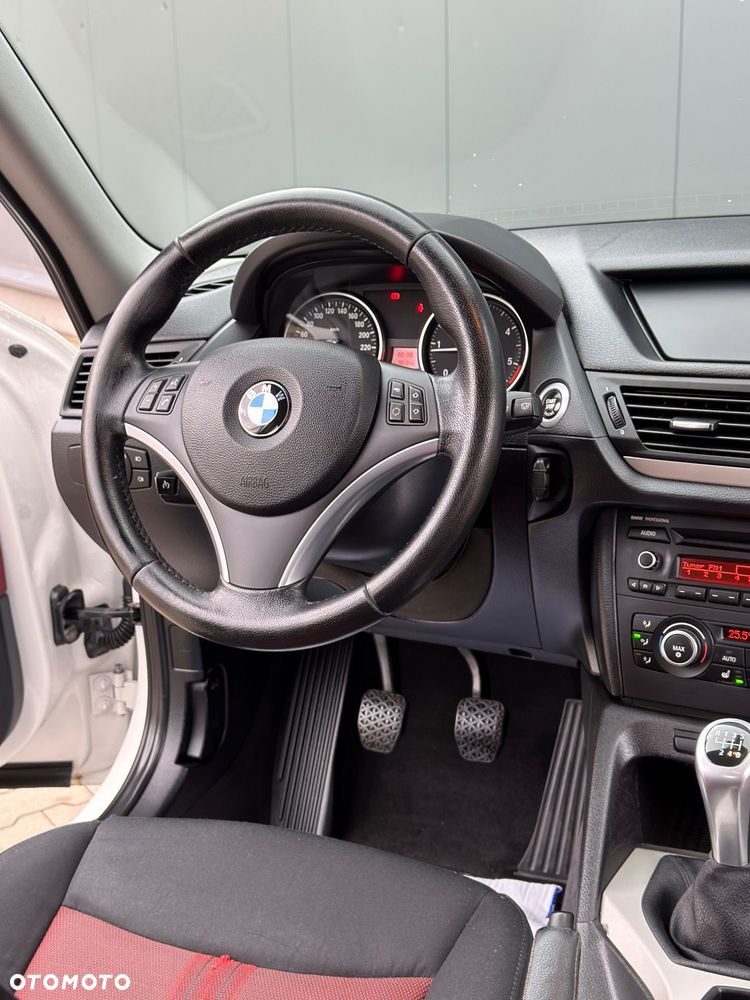 BMW X1 xDrive18d Sport Line - 10