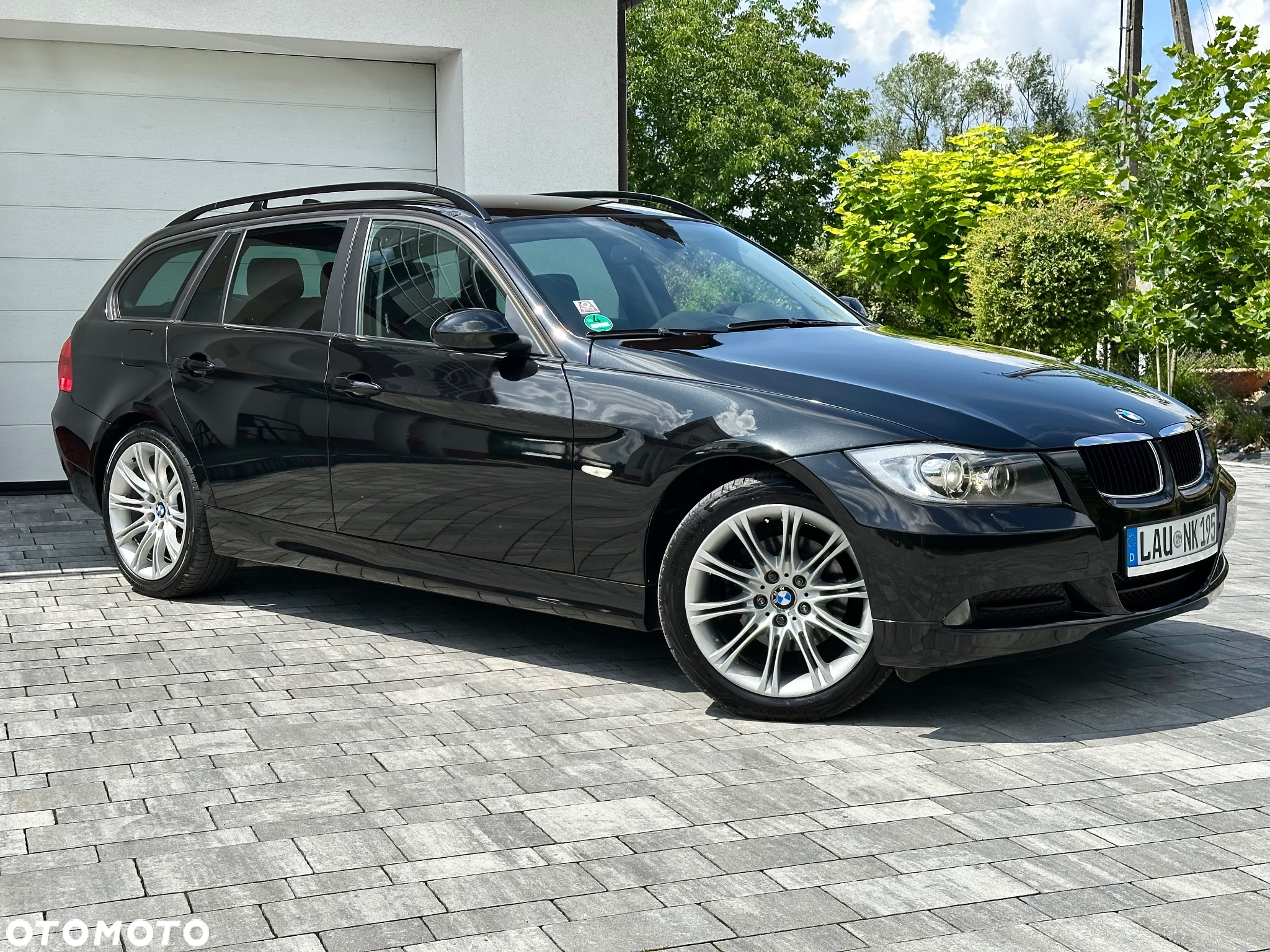BMW Seria 3 320i Touring - 9