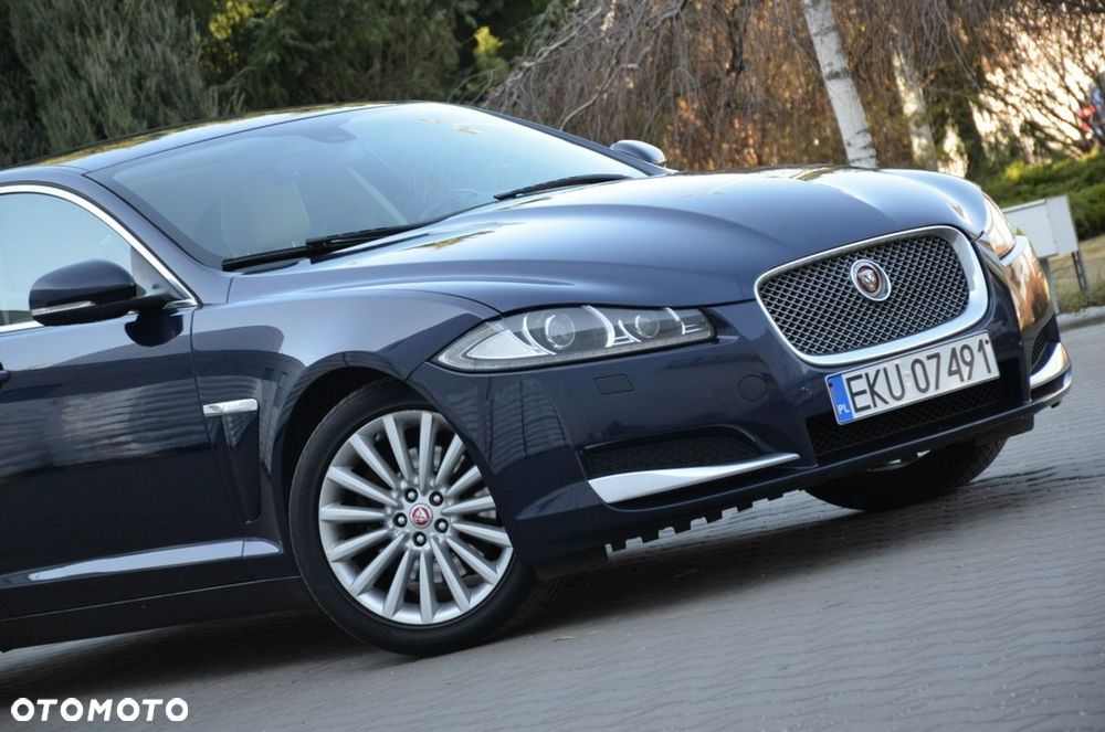 Jaguar XF - 11