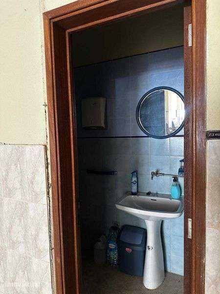 Aluga-se loja comercial Queluz - Grande imagem: 5/6