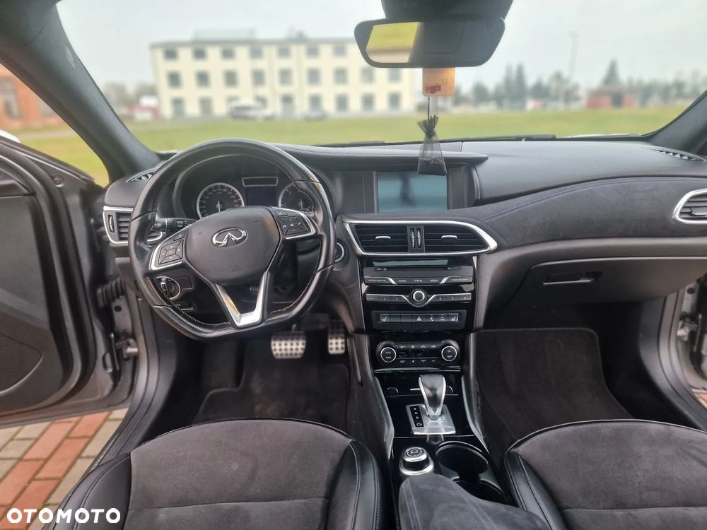 Infiniti Q30 2.2d DCT Premium Tech - 15